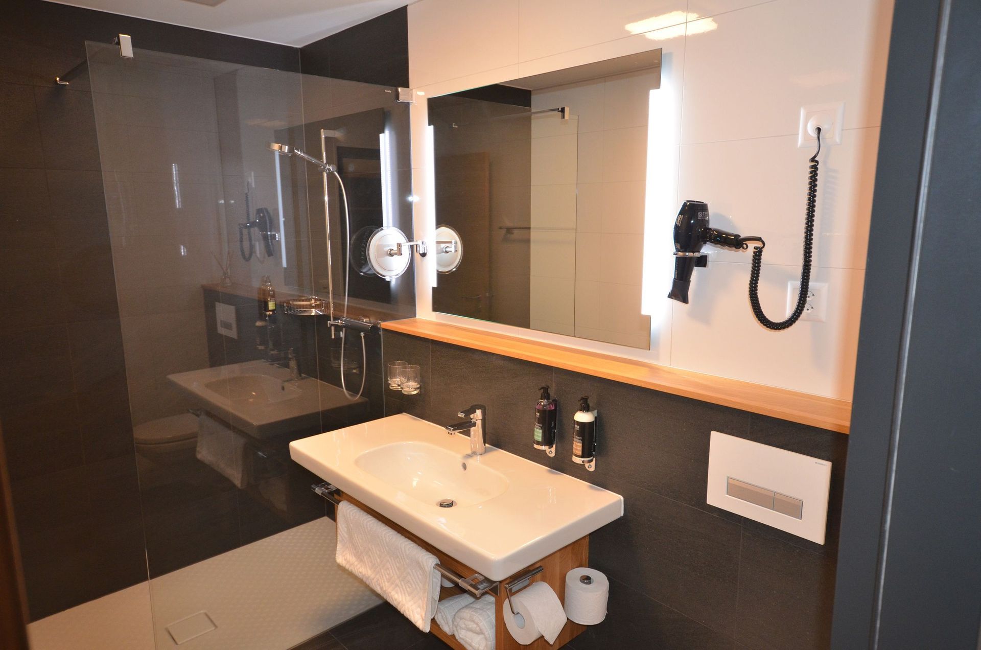 Menuiserie intérieure - Bernard Ducommun et Fils SA