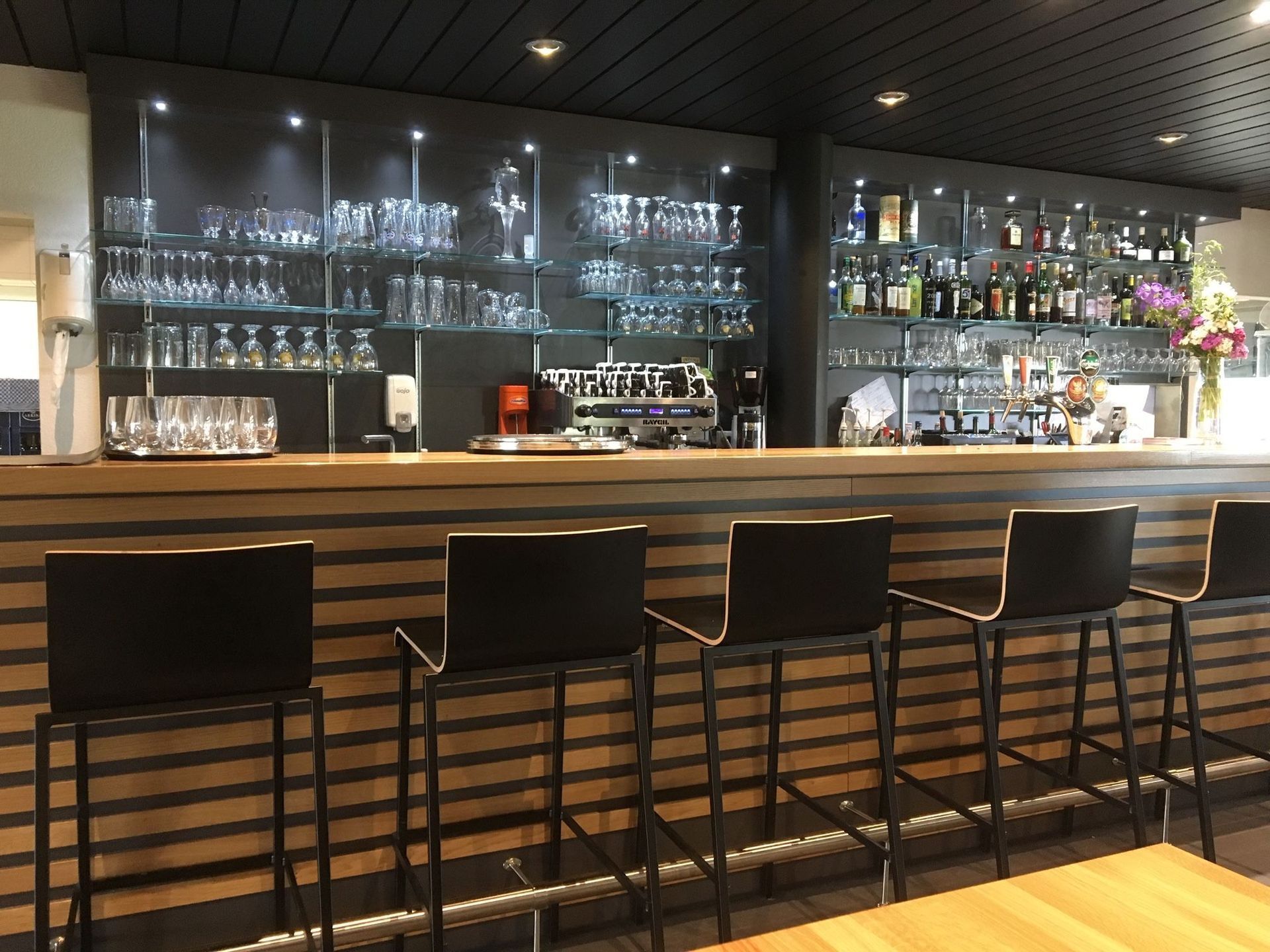 Menuiserie intérieure - Bernard Ducommun et Fils SA