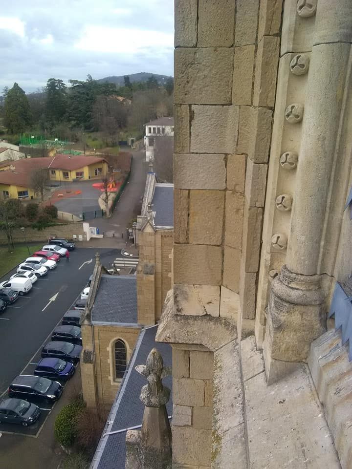 Côté d'une église