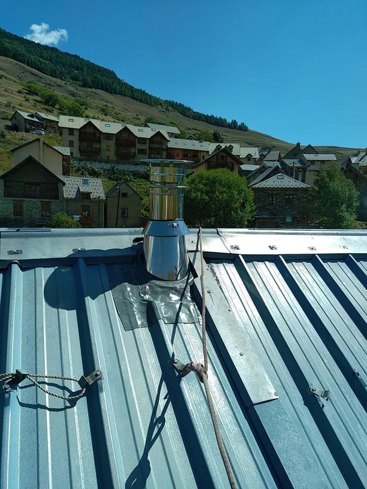 Travaux de zinguerie dans les Alpes
