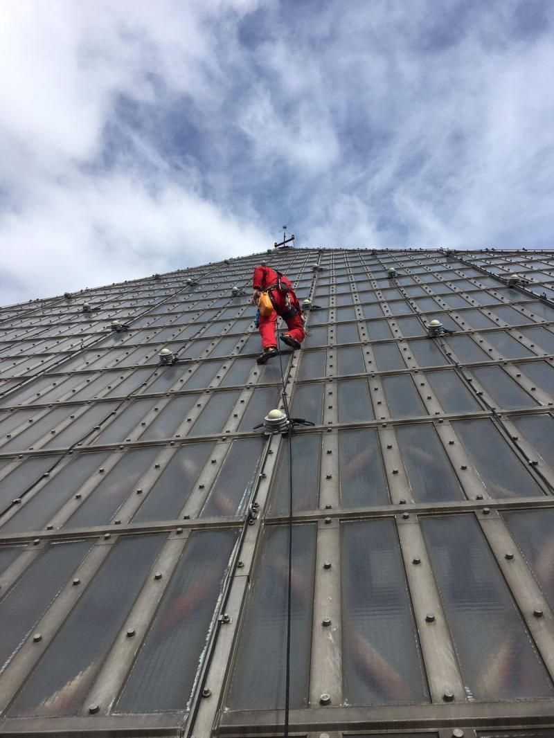 Intervention sur une toiture en acier