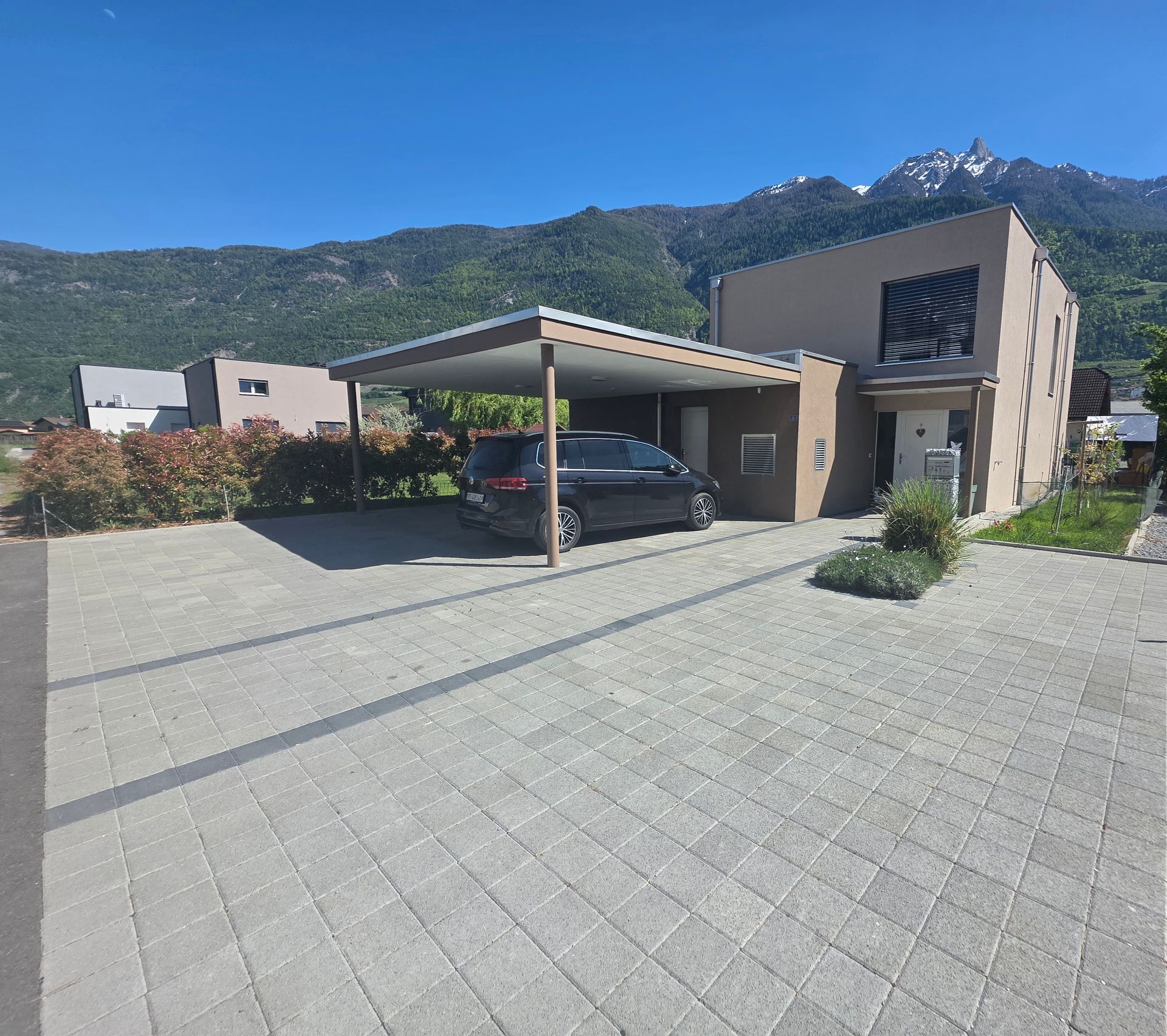 Villa - Saxon