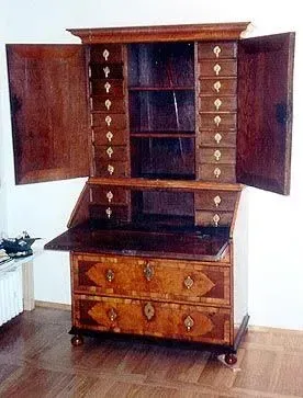 Geöffneter Aufsatzsekretär, Restaurierungswerkstatt Jörg Nowack und Partner