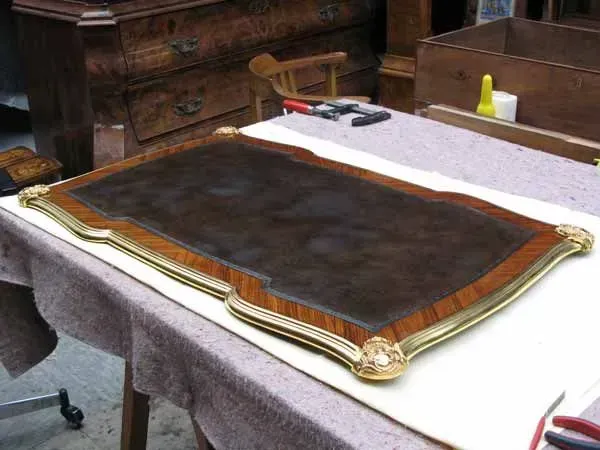 Schreibtischplatte, Restaurierungswerkstatt Jörg Nowack und Partner