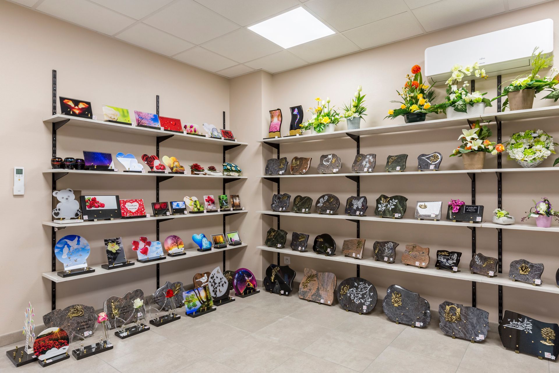 Plaques funéraires en marbre ou Plexiglas