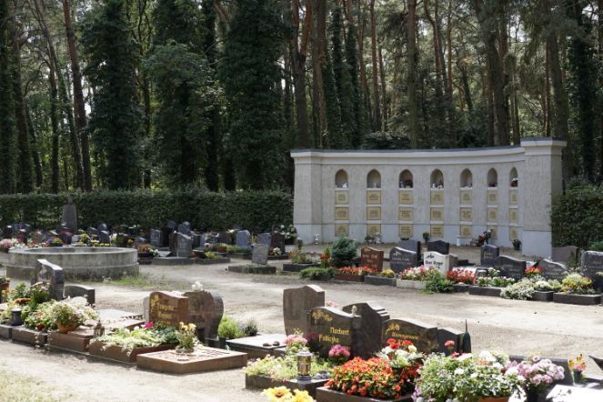 Gräber auf dem Waldfriedhof in Luckenwalde