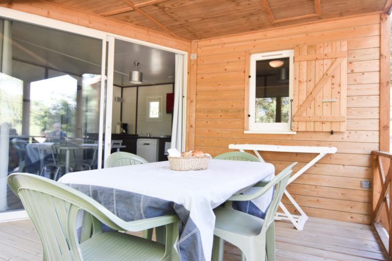 Table à manger d'extérieur