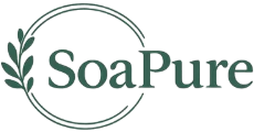Logotipo para Soa Pure, texto verde en un c&iacute;rculo verde con hojas.