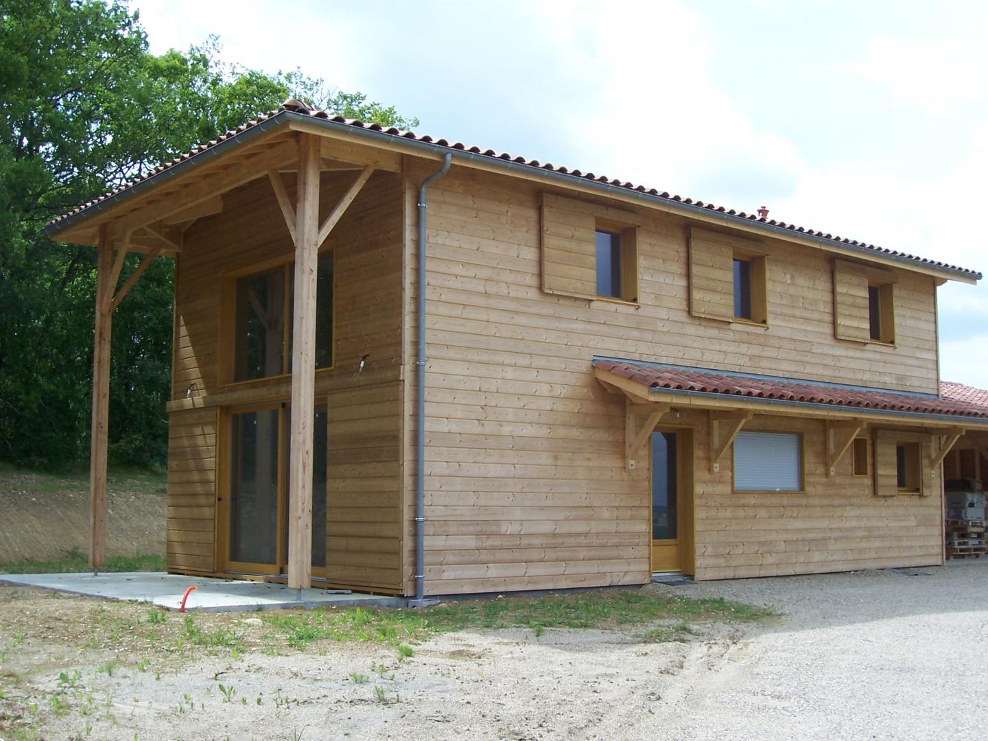Maison en bois de type séchoir à tabac