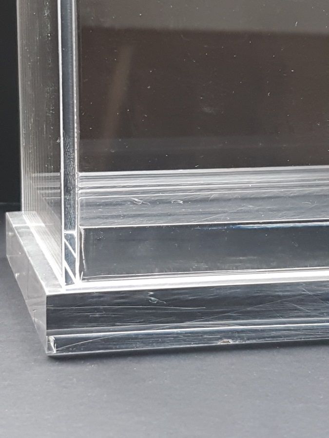 creazione in plexiglass su misura - Atelier Cornici e Restauri