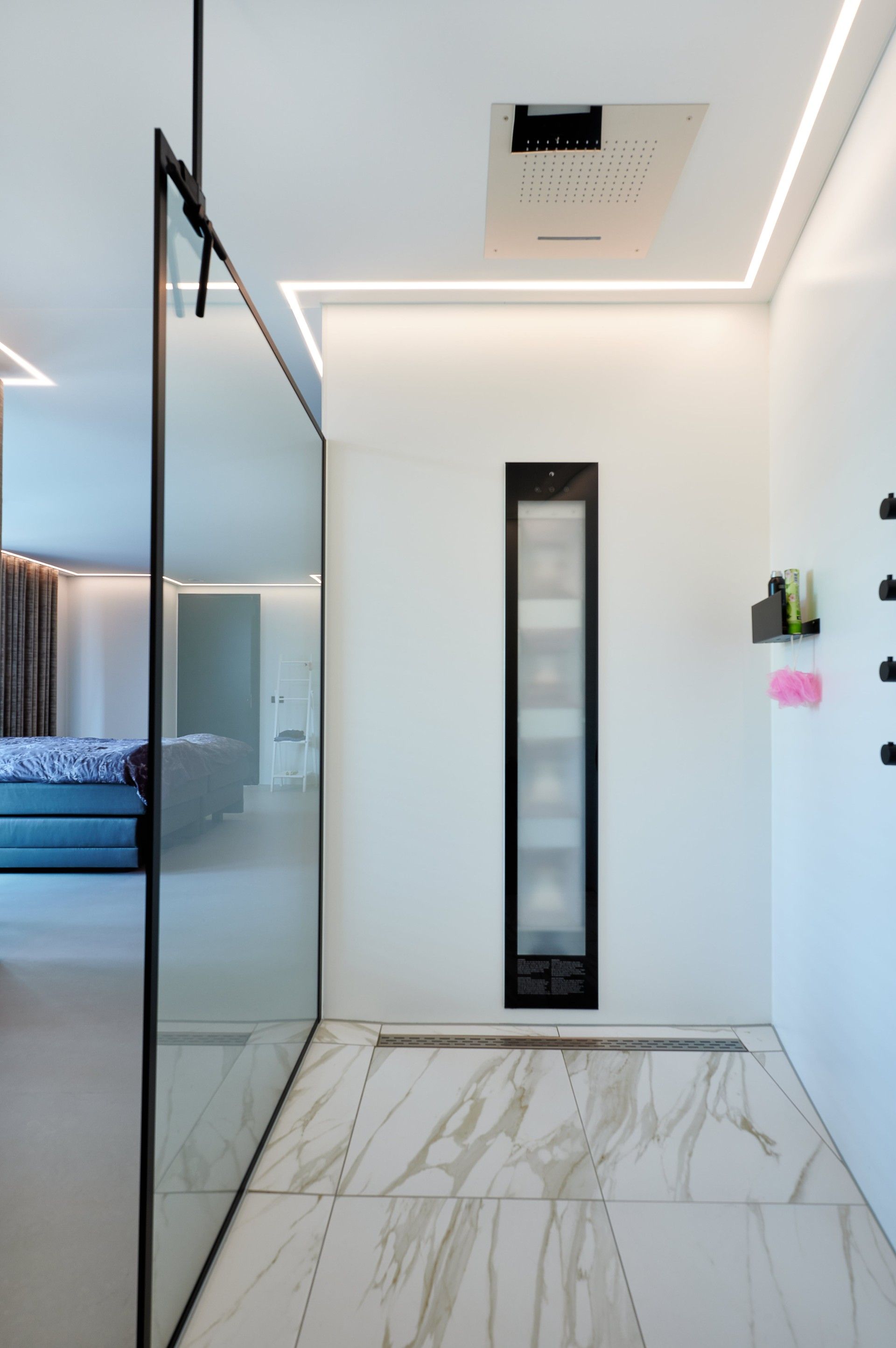 Moderne begehbare Dusche