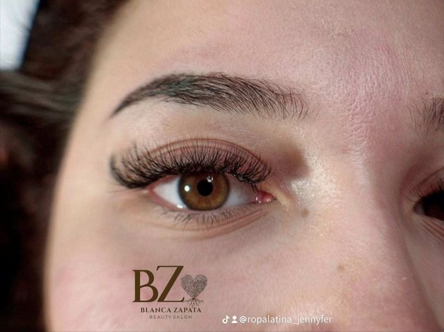 Primer plano del ojo de una mujer 
