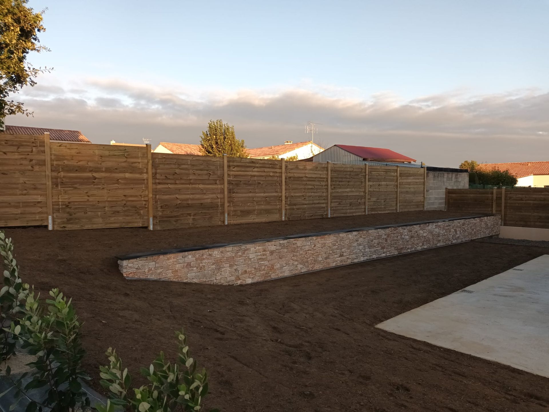 Verdon Paysage - Aménagement paysager dans un jardin, pose de clôture en bois