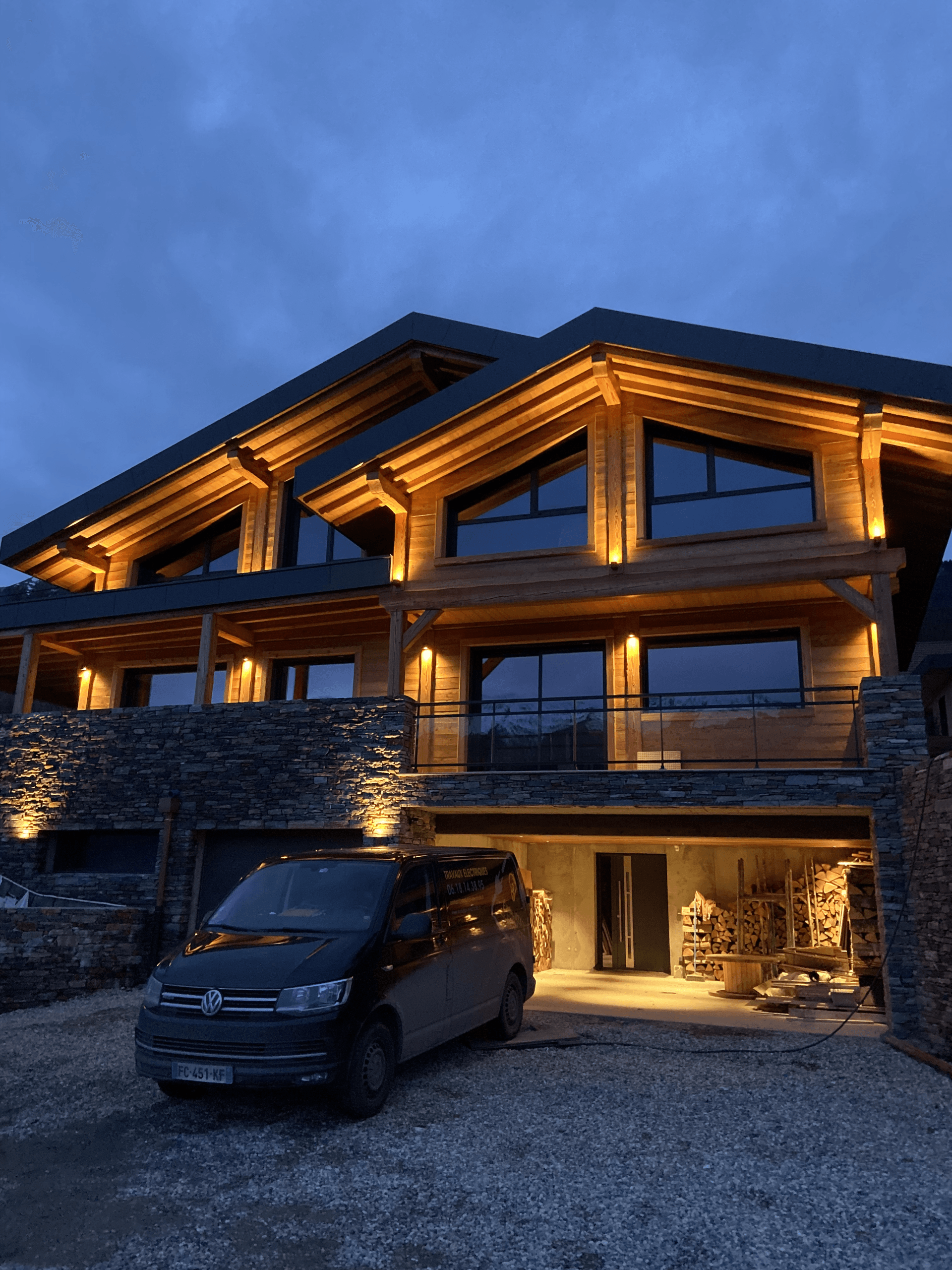 Éclairage extérieur d'un chalet bois