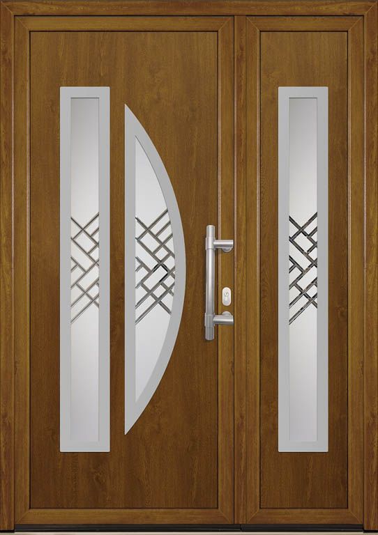 Eine Holztür mit einem Edelstahlgriff.