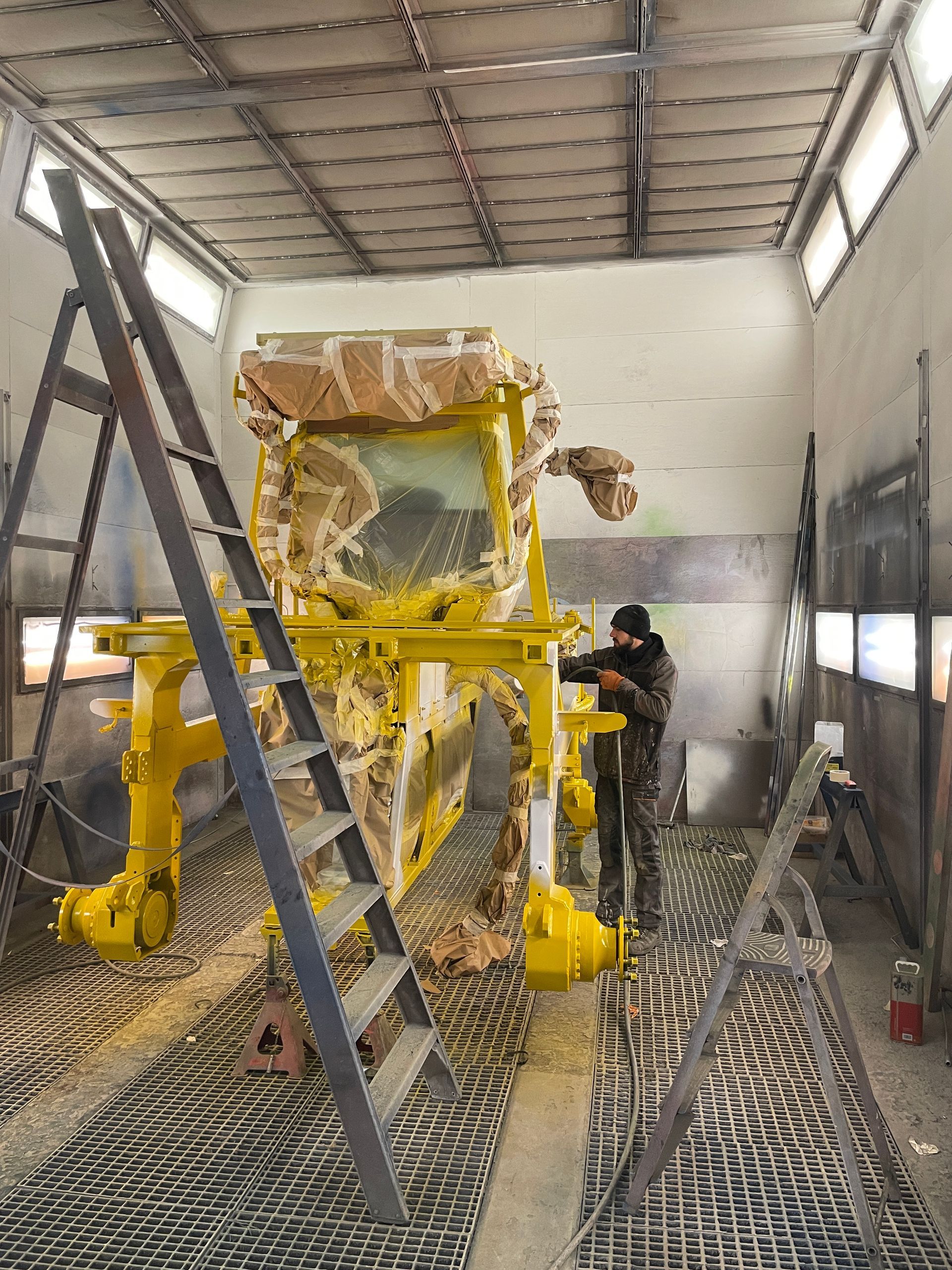 Après : engin viticole décapé et remis en peinture
