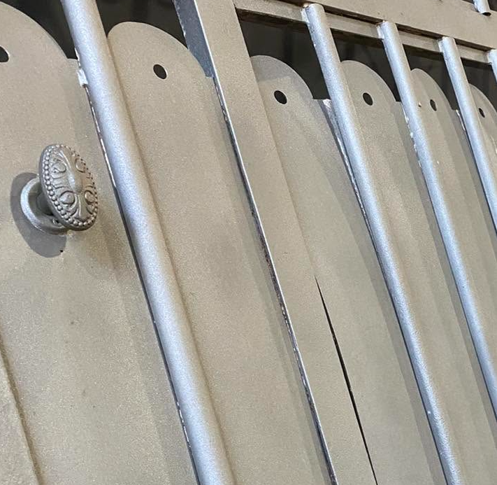 Après grenaillage : acier mis à nu, prêt pour la mise en peinture