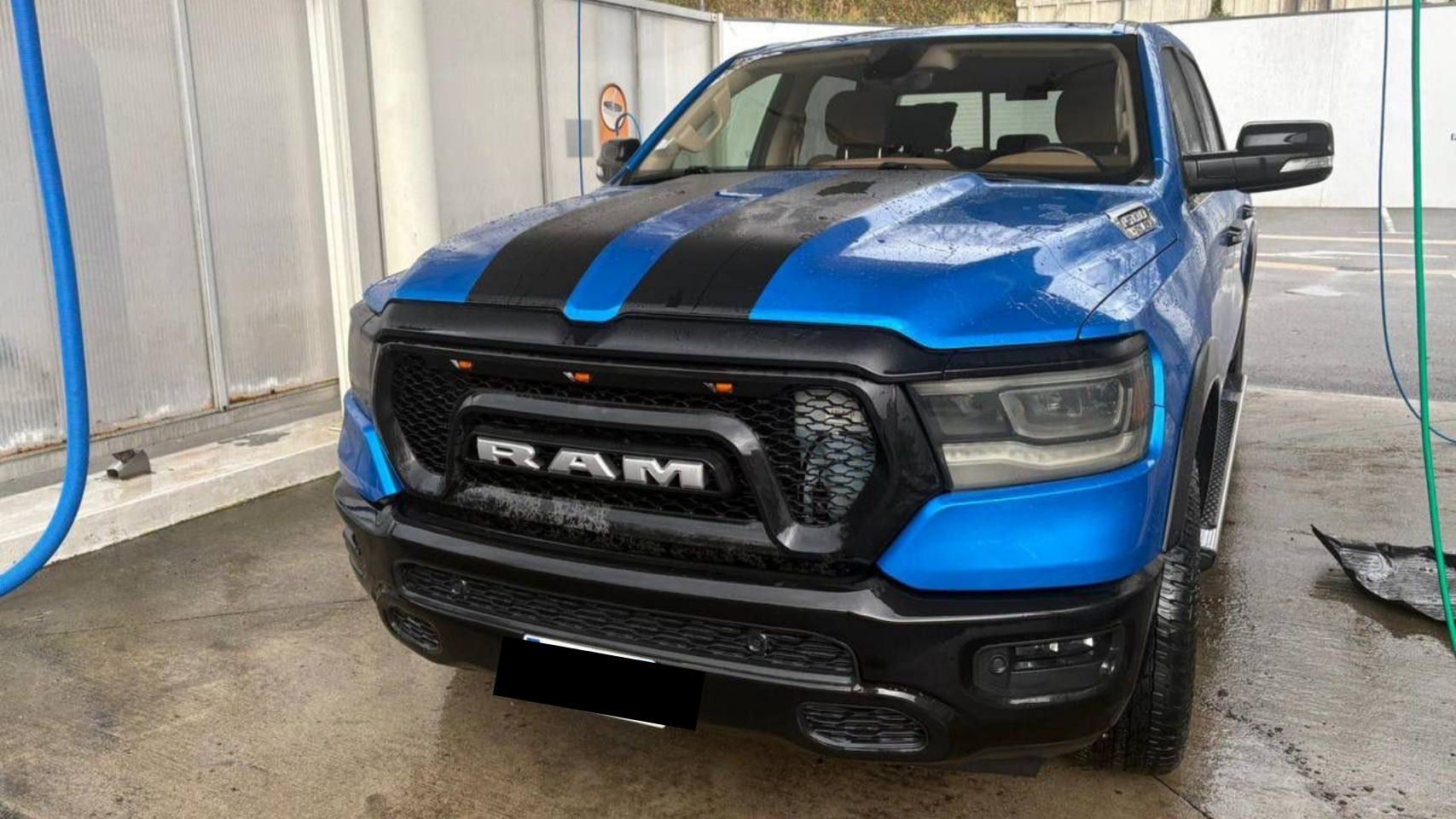 Pick up Ram bleu