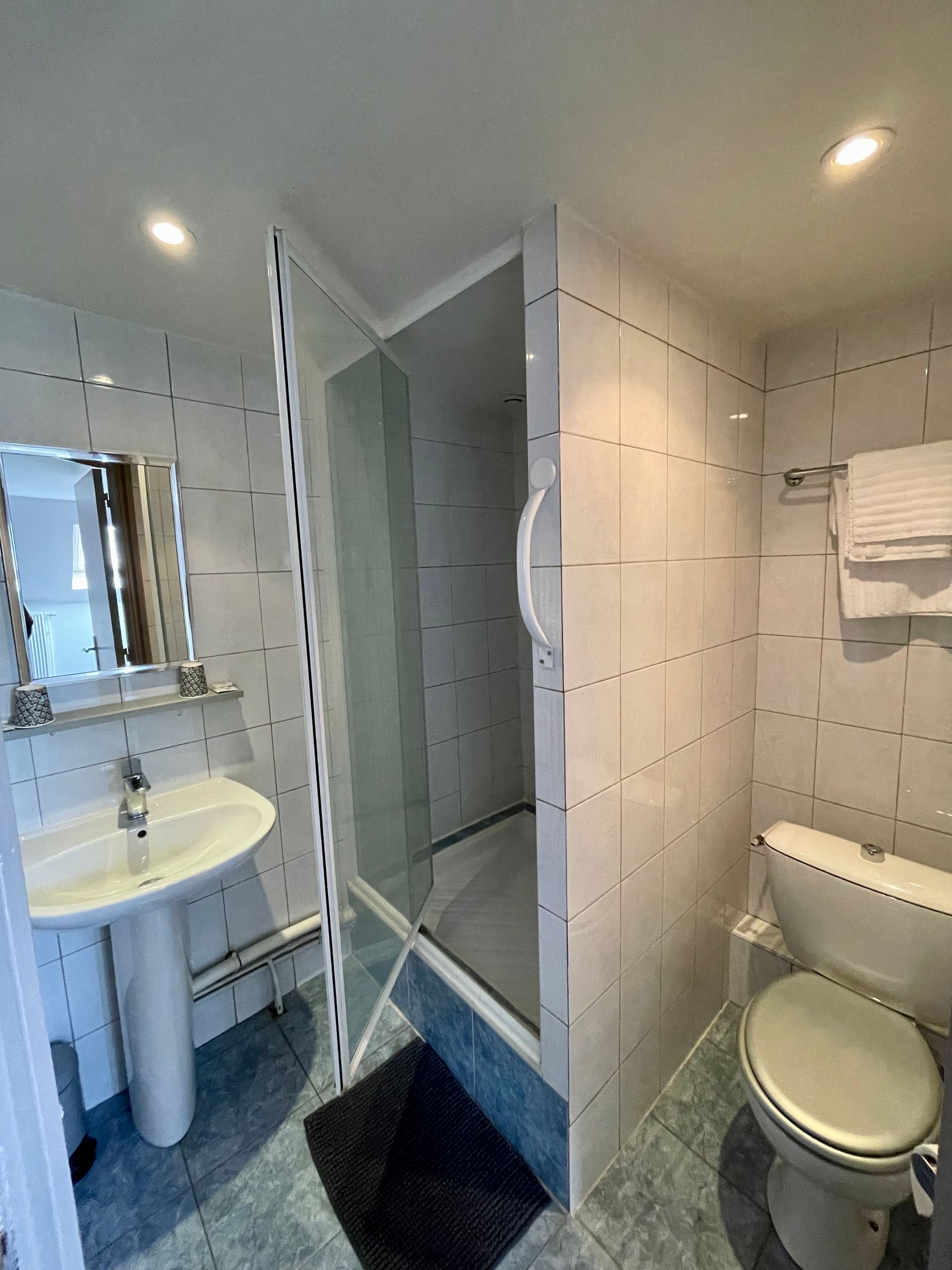 Salle de bain de la chambre d'hôtel