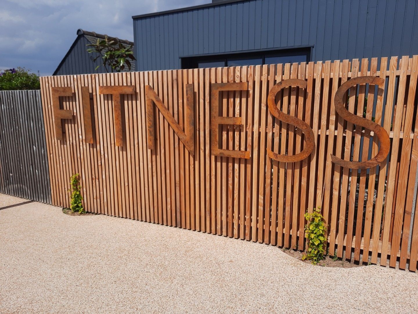 Lettrage en métal devanture