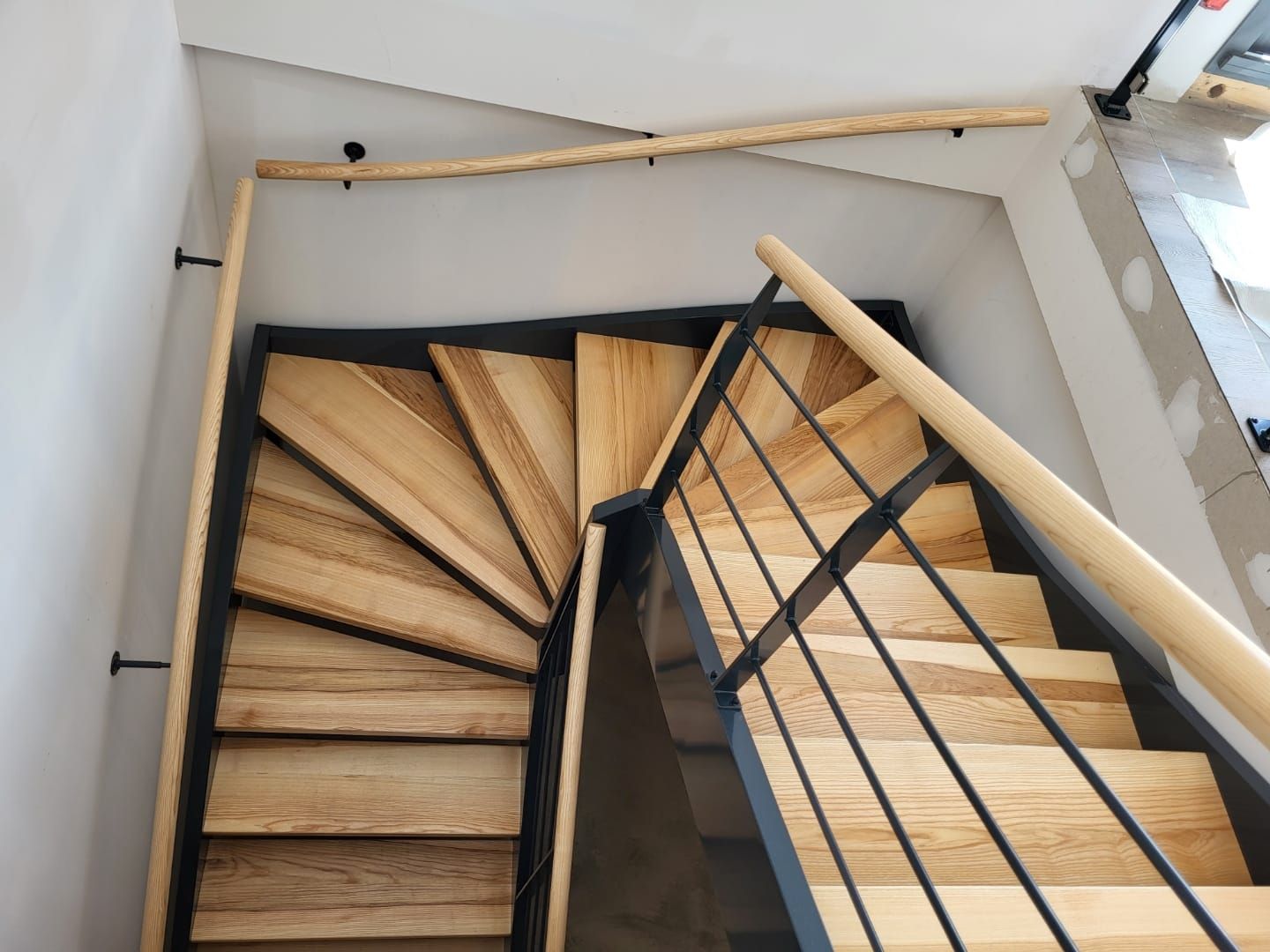 Escaliers avec garde-corps