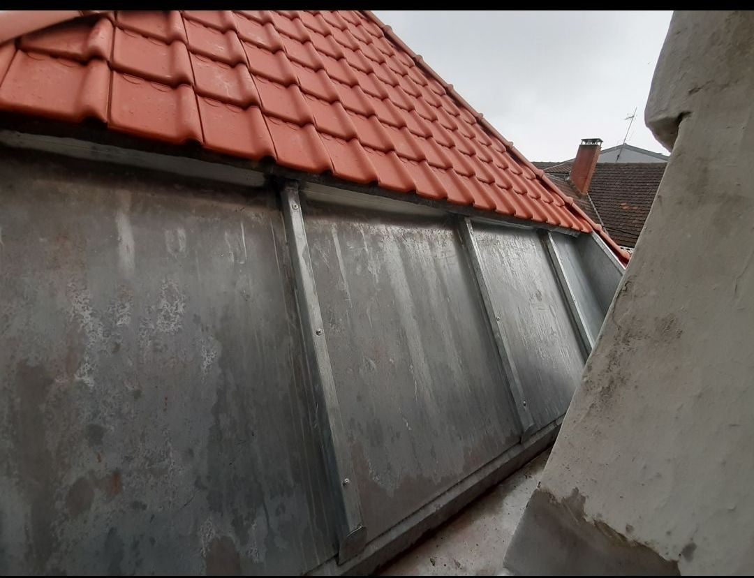 Vue sur une toiture en tuiles