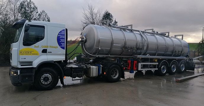 Un camion de transport de matières dangereuses