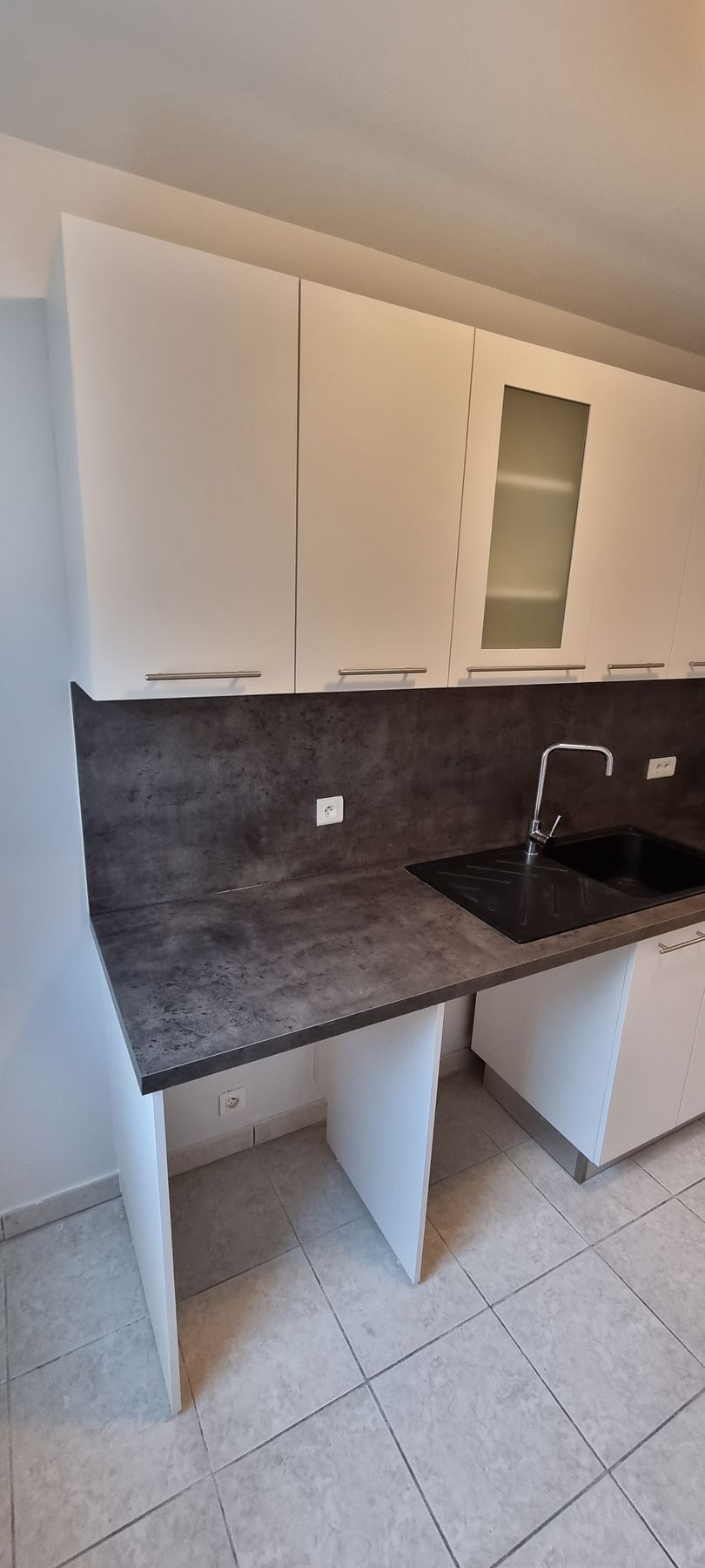 Plan de travail gris