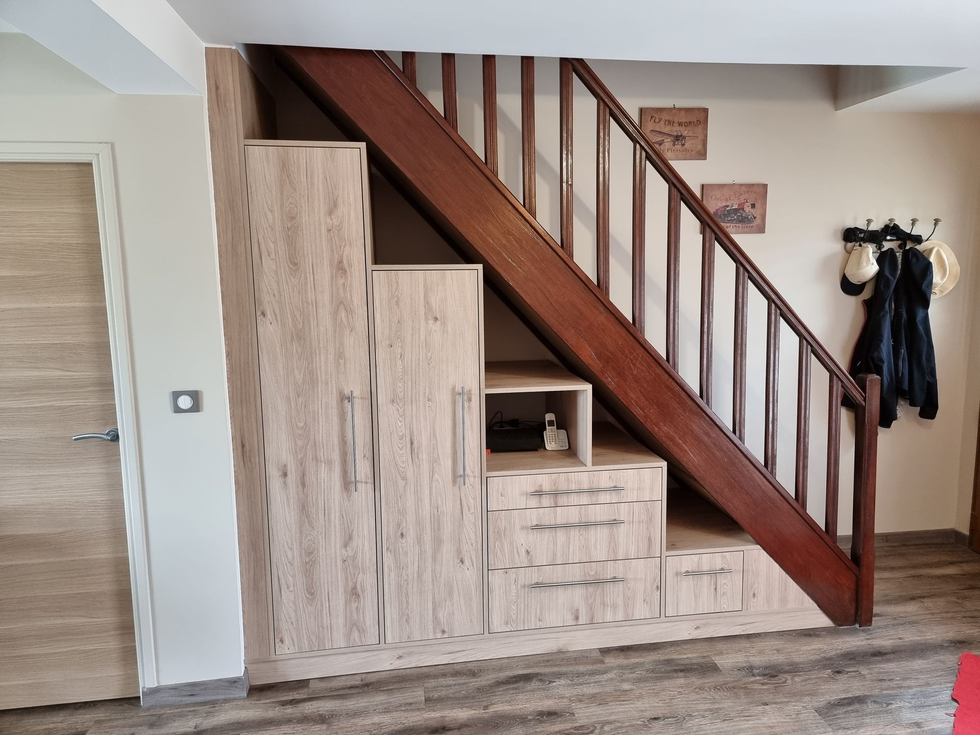 Placard sous un escalier