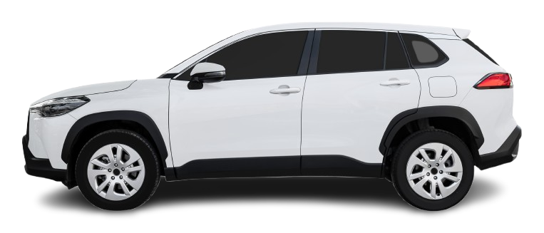 SUV blanc de profil avec garnitures noires sur fond blanc uni.