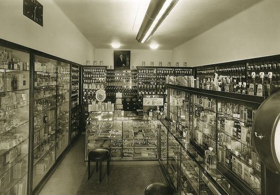 Innenansicht Farmacia Apotheke 1934
