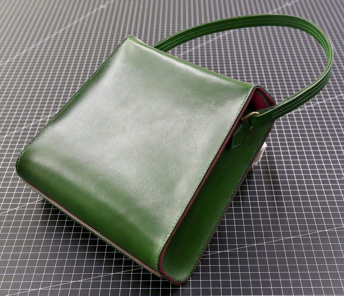 trapezoid bag side view