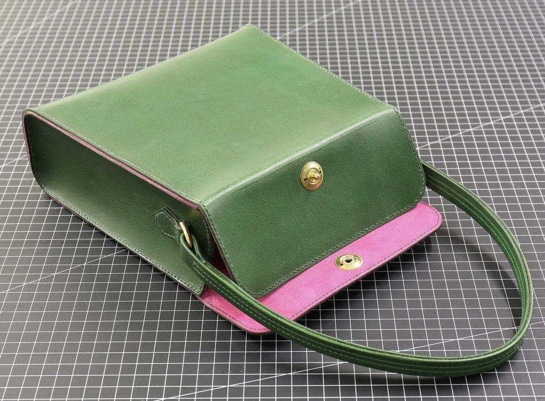 trapezoid bag on cutting mat