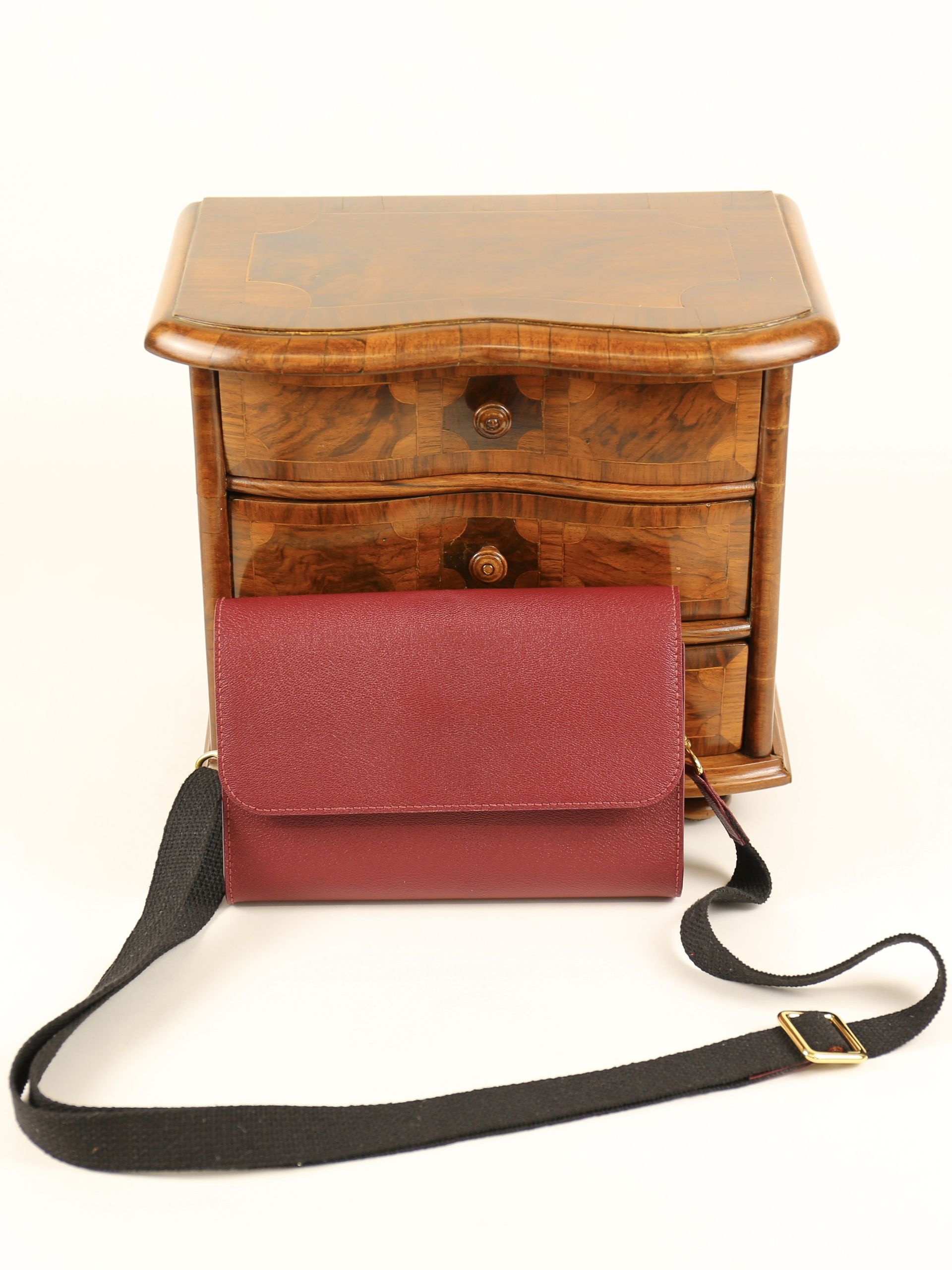 bordeaux clutch

