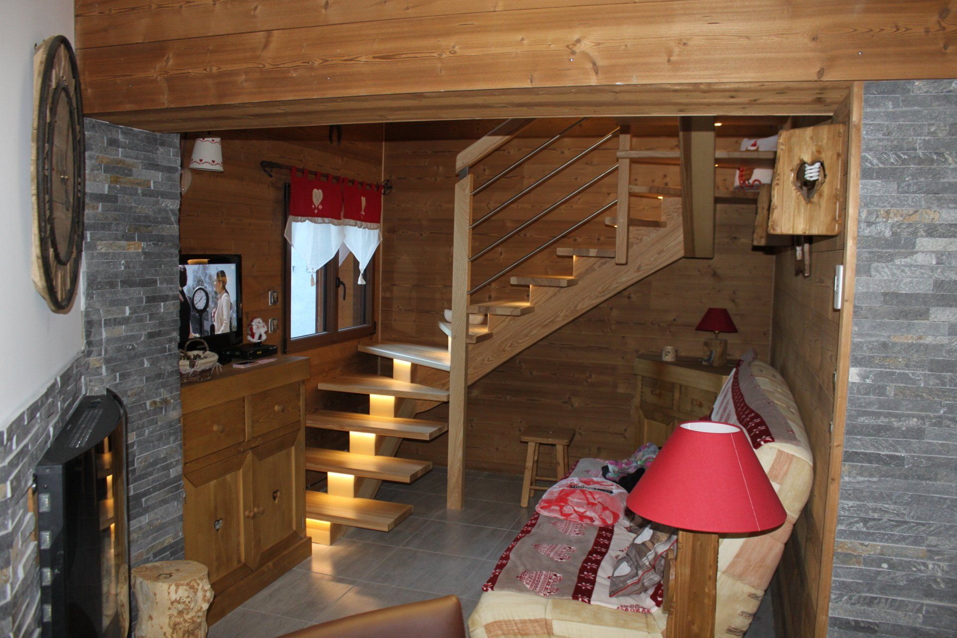 Escaliers avec des ampoules intégrées