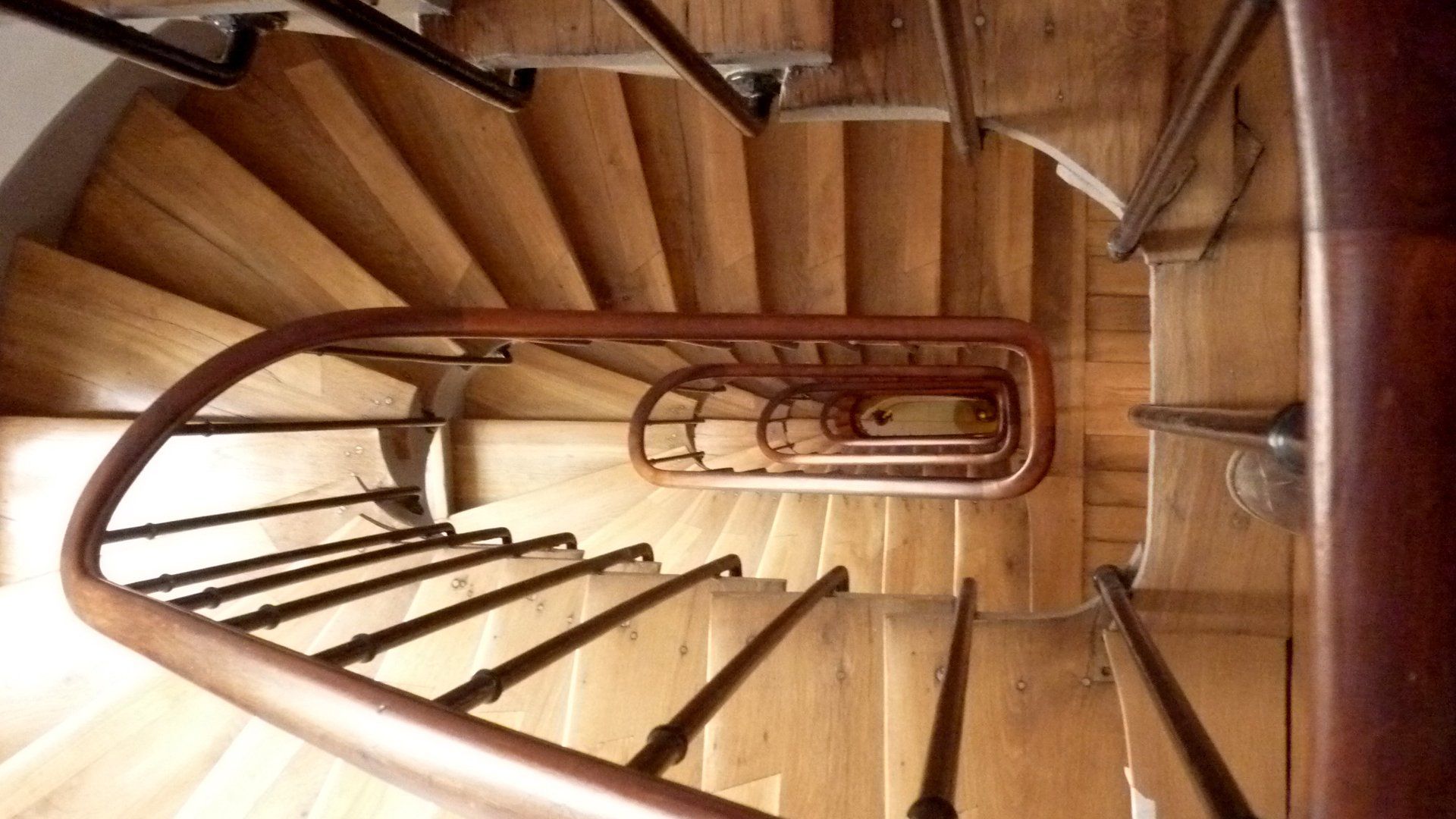 Escalier bois colimaçon