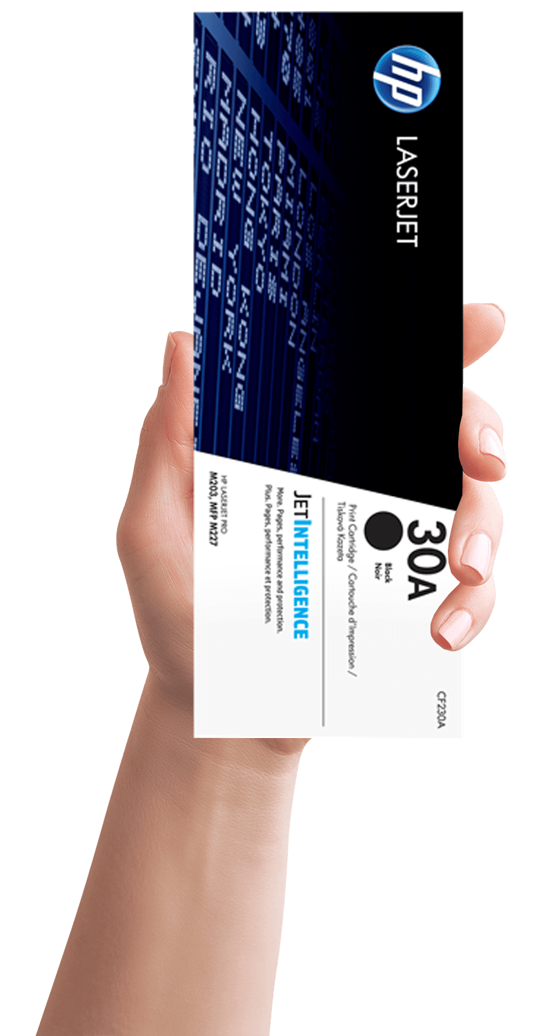 Main qui tient un toner