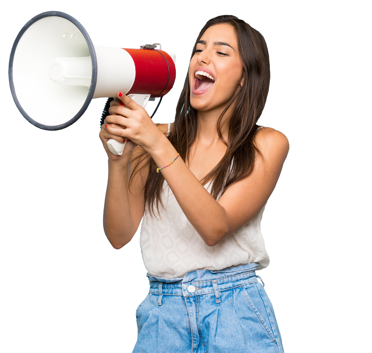 Femme habillée en blanc avec un mégaphone