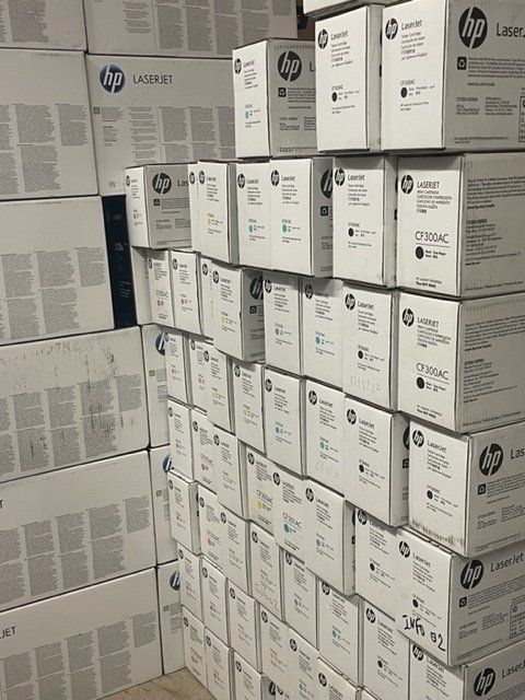 Cartons blancs de toners de la marque HP