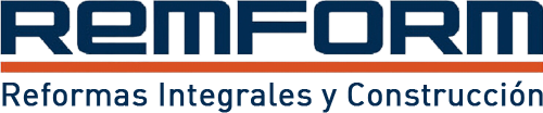 Logotipo para Remform, una empresa de construcción, con el nombre en azul y el eslogan en negro.