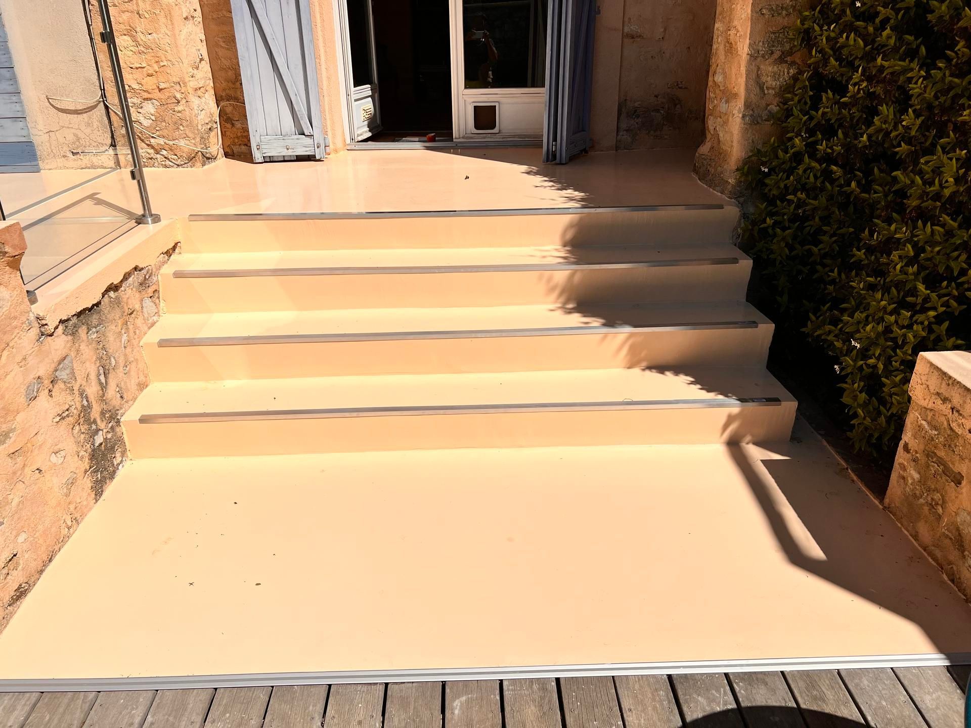 Peinture de sol extérieur