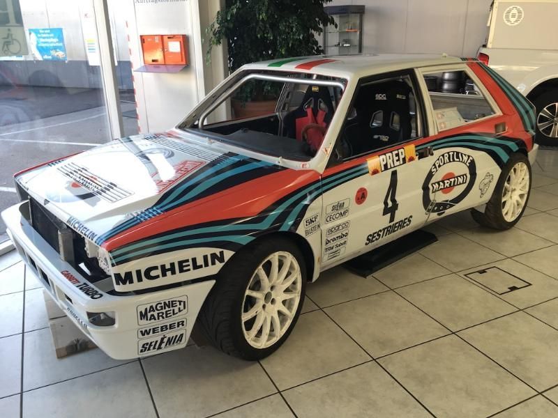 Fahrzeug mit Grafikdesign, Foto von Anschrift.ch Schöb