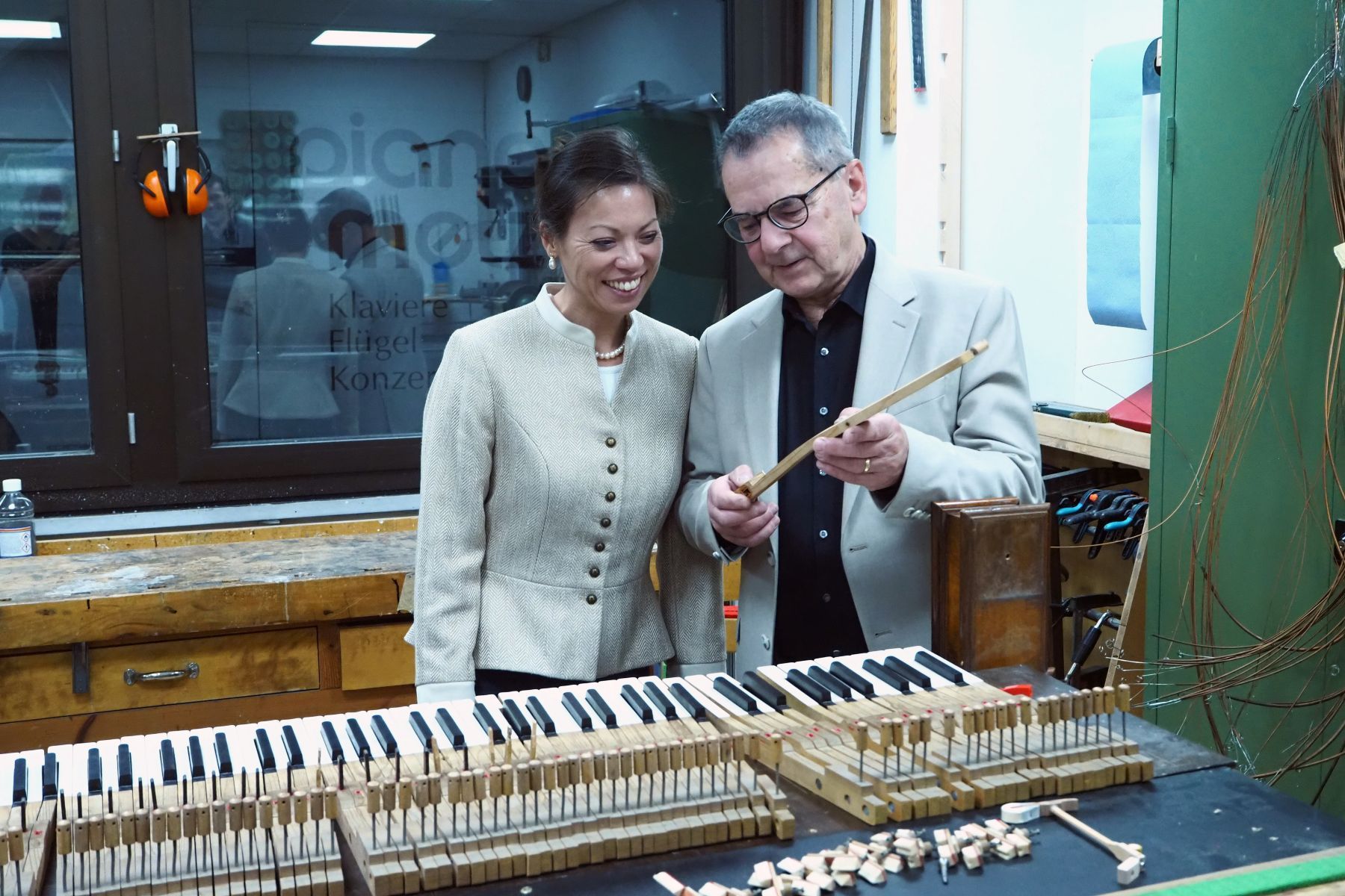 Inhaberehepaar Irena und Anton Daum in der hauseigenen Meisterwerkstatt