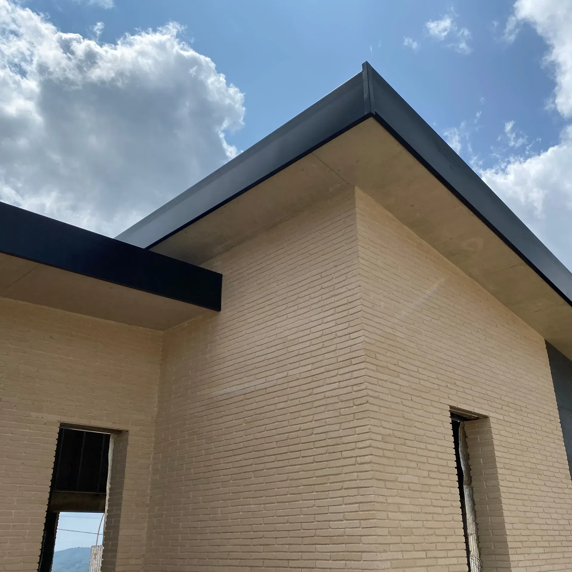 Cubre Muros Aluminio Negro sin juntas