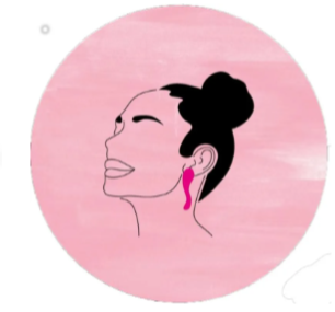 Mujer con recogido y pendientes rosas, mirando hacia arriba, dentro de un circulo rosa.