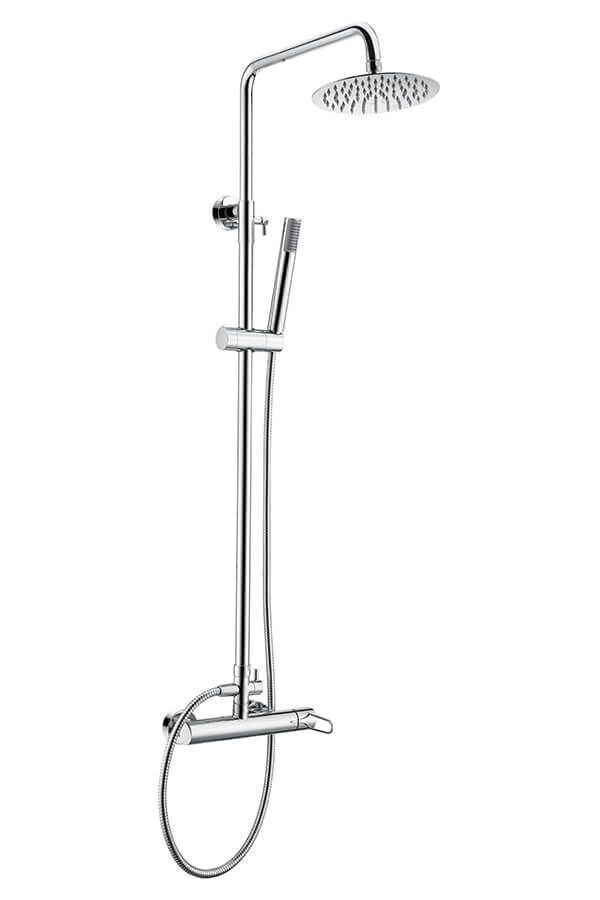Sistema de ducha cromado con cabezal de ducha tipo lluvia, ducha de mano y controles de temperatura.