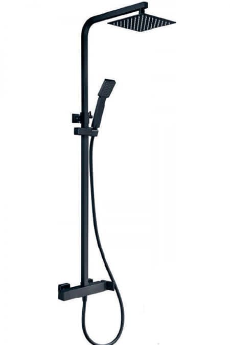 Sistema de ducha negro con cabezal de ducha cuadrado y ducha de mano.