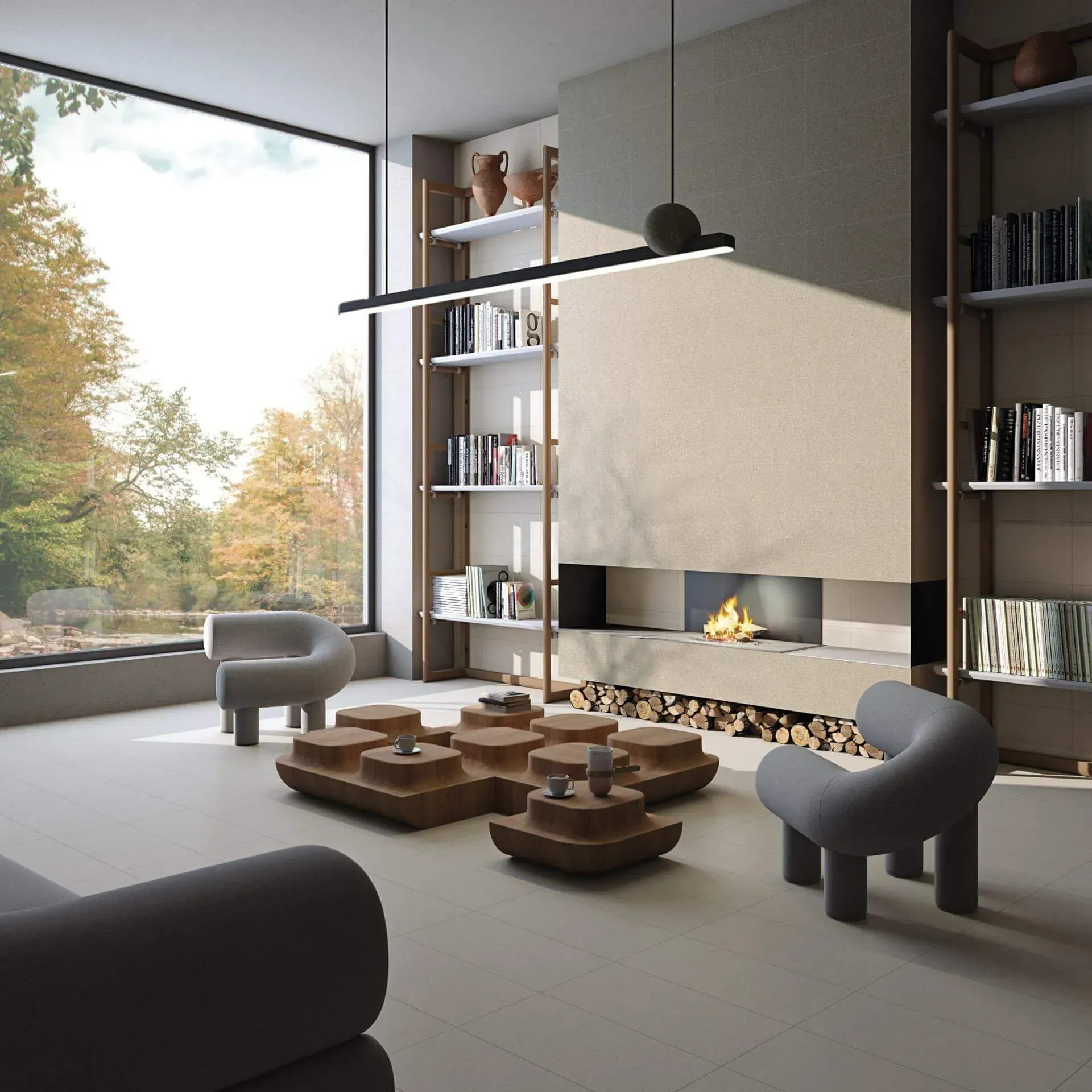 Moderna sala de estar con chimenea, estanterías y gran ventanal con vistas a los árboles.