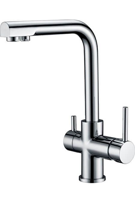 Grifo de cocina cromado con dos palancas y caño curvo.
