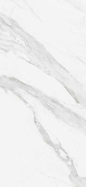 Mármol blanco con vetas grises.